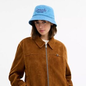 Coach Script İşlemeli Denim Kova Şapka