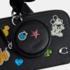 Disney X Coach Charter İnce Çapraz Askılı Çanta, Çıkartma Desenli