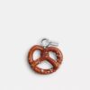 Küçük Pretzel Ayakkabı Süsü