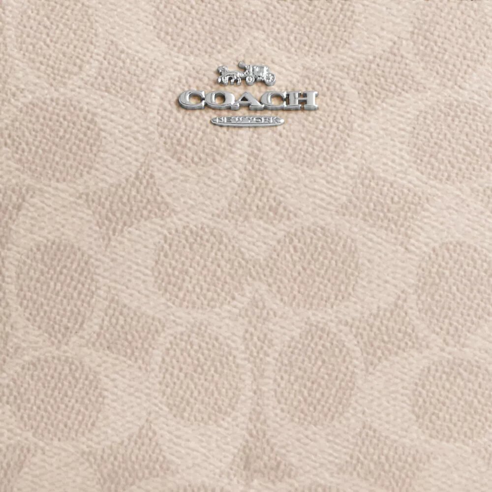Nolita 19, Signature Canvas