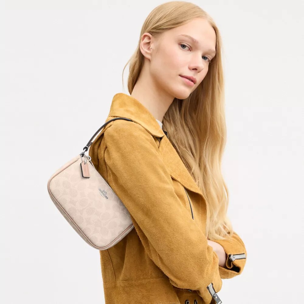 Nolita 19, Signature Canvas