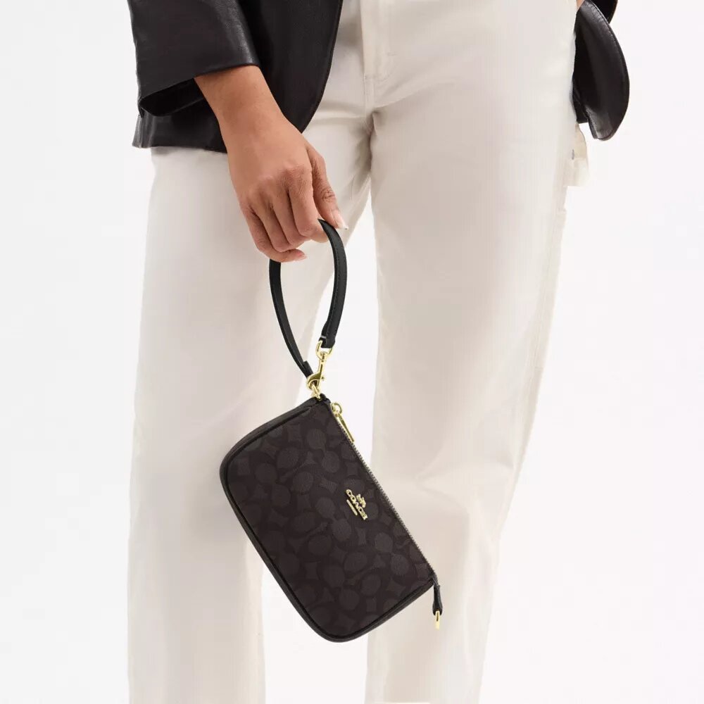 Nolita 19, Signature Canvas