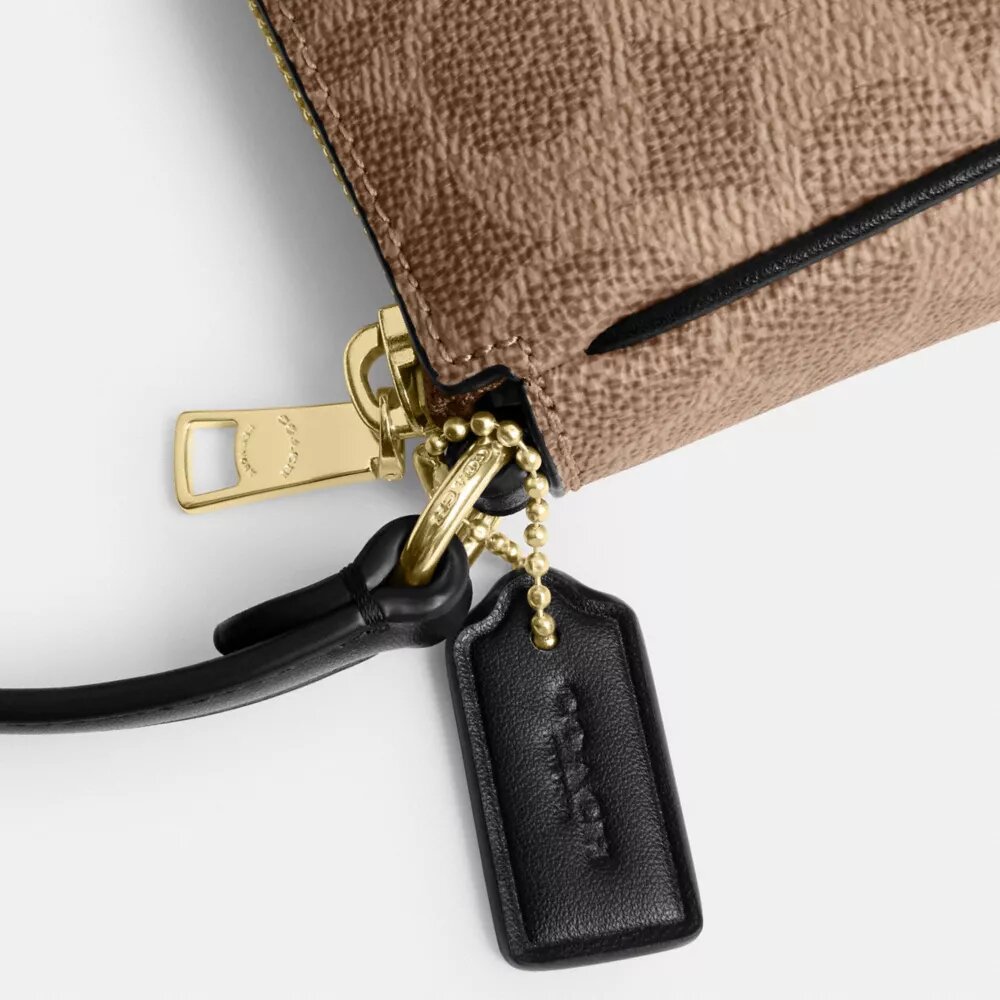 Nolita 19, Signature Canvas