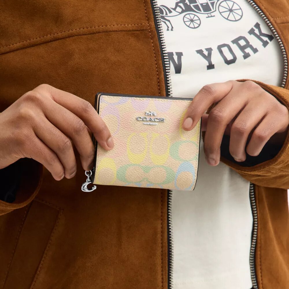 Rainbow Signature Canvas'tan Çıtçıtlı Cüzdan