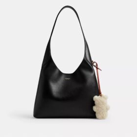 Shearling’den Ayı Şeklinde Kabarık Çanta Süsü