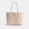 Signature Canvas City Tote Çantası