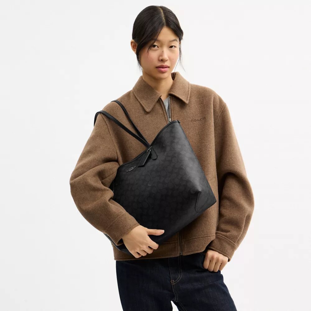 Signature Canvas City Tote Çantası