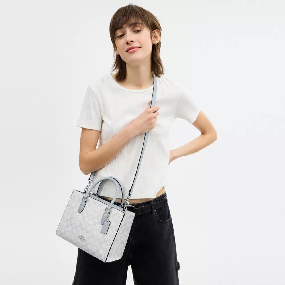 Signature Canvas Maggie Küçük Tote Çantası
