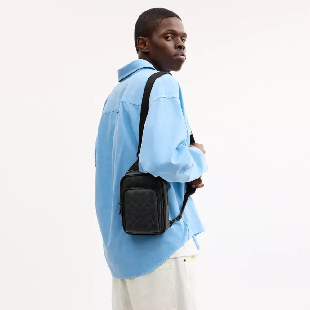 Signature Canvas Racer Sling Çanta