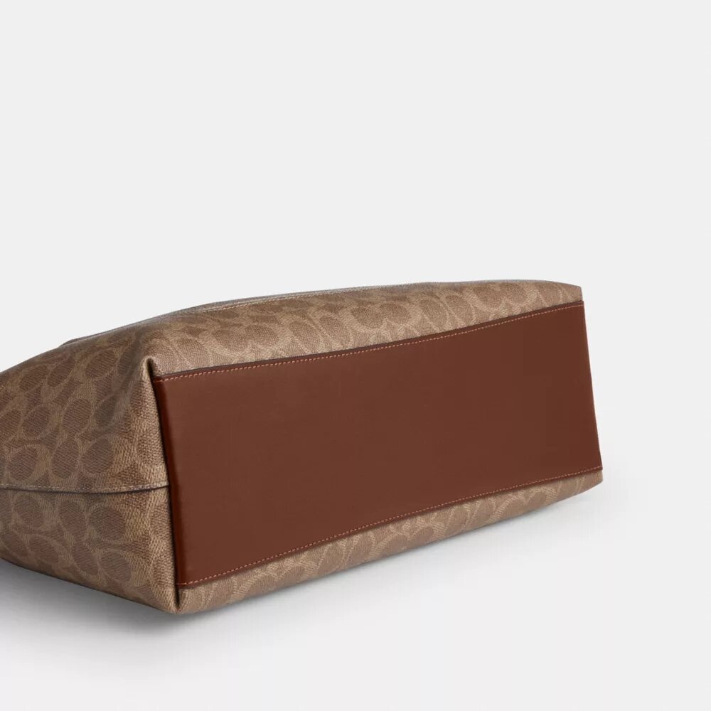 Signature Canvas Station Tote Çantası