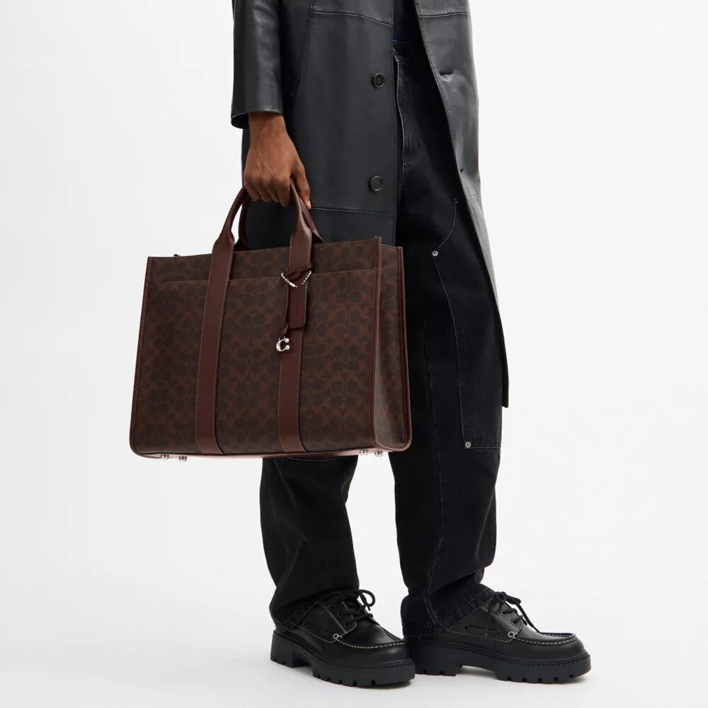Signature Canvas Wesley Tote