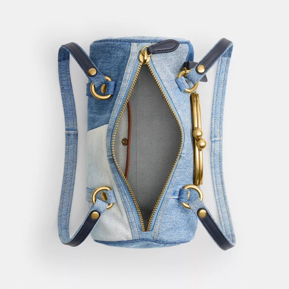 Yeniden İşlenmiş Denimden Kisslock Barrel Çanta 28