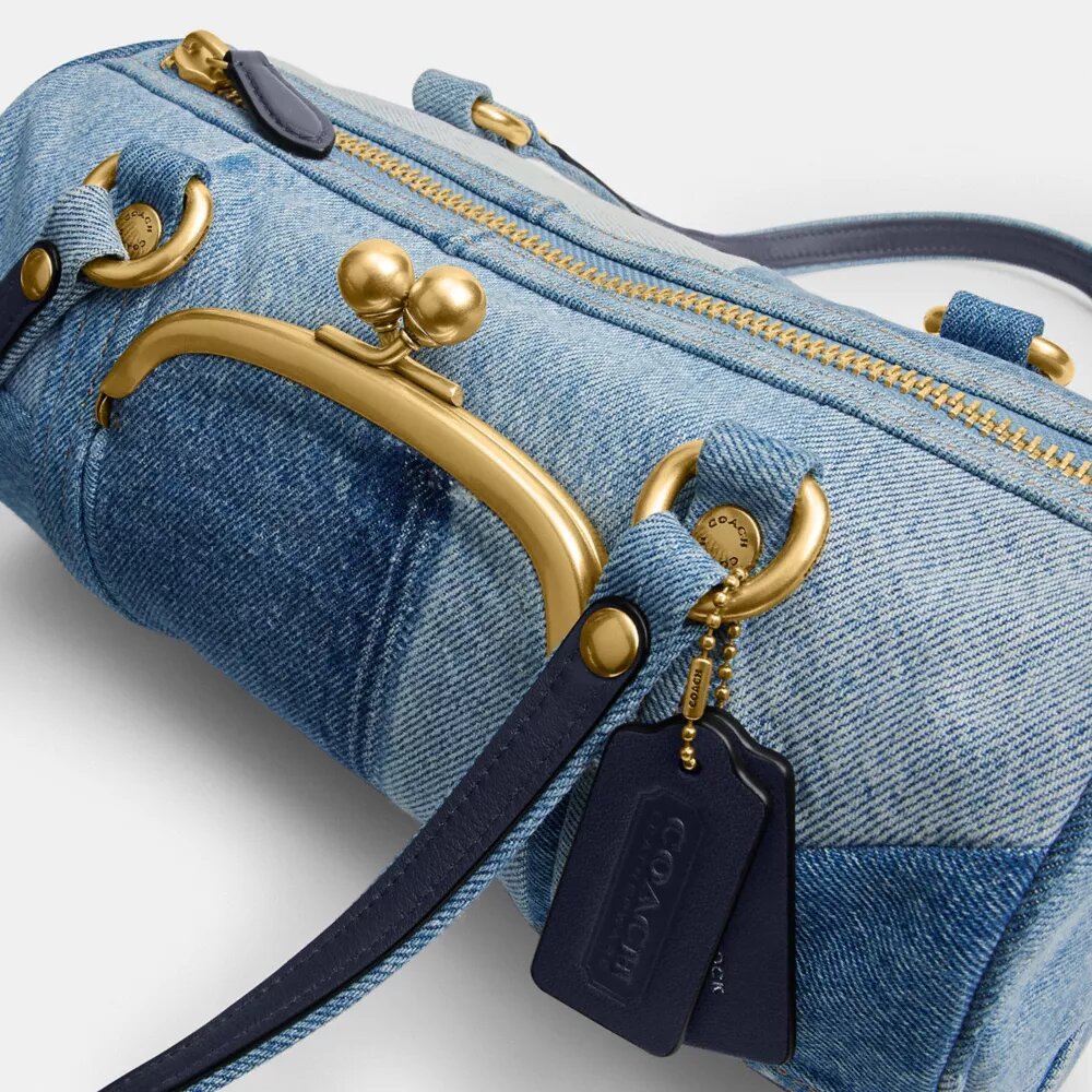 Yeniden İşlenmiş Denimden Kisslock Barrel Çanta 28