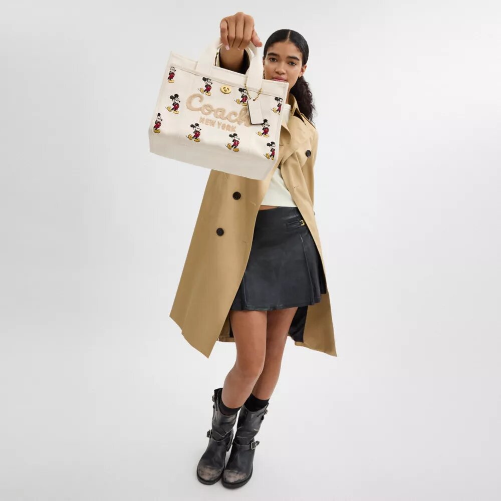 Yenilenebilir Pamuk Kanvas Üzerinde Mickey Mouse Desenli Disney X Coach Cargo Tote Çantası 26