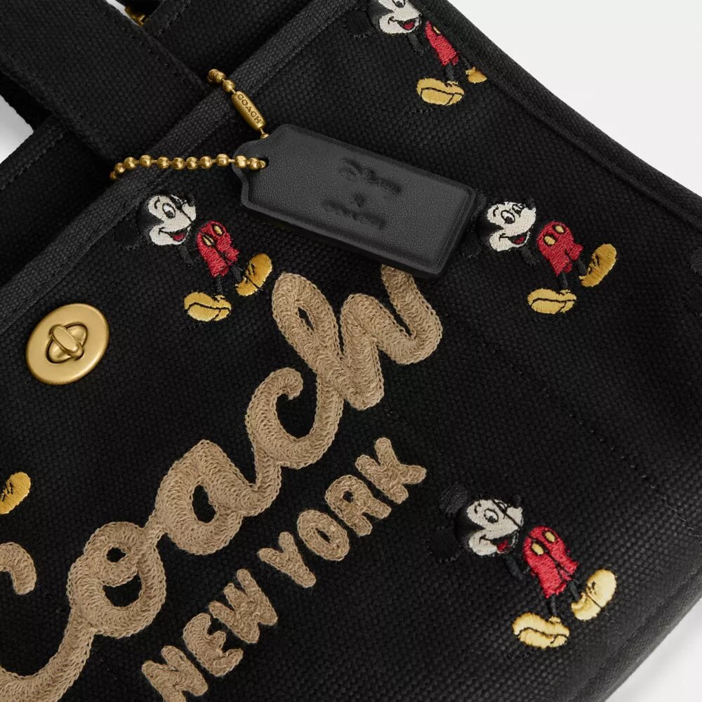 Yenilenebilir Pamuk Kanvas Üzerinde Mickey Mouse Desenli Disney X Coach Cargo Tote Çantası 26